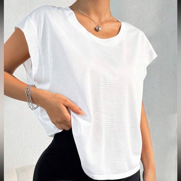 2/$20❤️- SHIRT | Women’s Shein athletic top size medium - Picture 2 of 7
